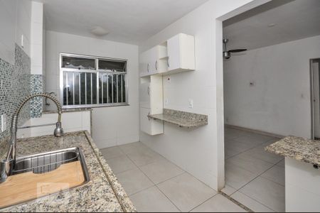 Apartamento à venda com 60m², 2 quartos e 1 vagaCozinha e Área de Serviço