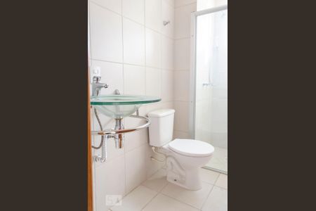 Banheiro social de apartamento para alugar com 3 quartos, 150m² em Centro, Canoas