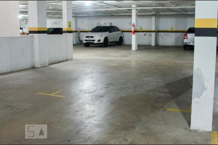 Garagem de apartamento para alugar com 3 quartos, 150m² em Centro, Canoas