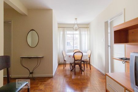 Sala de apartamento para alugar com 2 quartos, 70m² em Cerqueira César, São Paulo