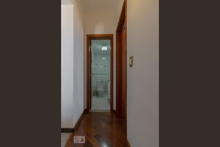 Corredor de apartamento à venda com 2 quartos, 106m² em Vila Brasílio Machado, São Paulo