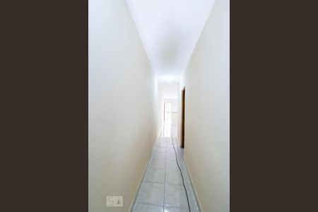 Corredor de casa para alugar com 2 quartos, 87m² em Jardim Marek, Santo André