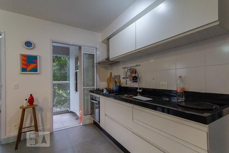 Cozinha de apartamento para alugar com 2 quartos, 84m² em Vila Andrade, São Paulo
