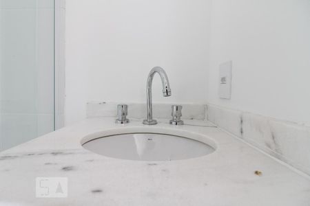 Banheiro de apartamento à venda com 2 quartos, 76m² em Centro, Osasco