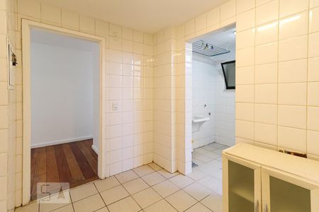 Apartamento à venda com 82m², 2 quartos e 2 vagasCozinha