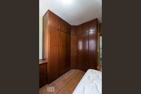 Quarto 1 (Armários) de apartamento para alugar com 3 quartos, 70m² em Jardim São Savério, São Paulo