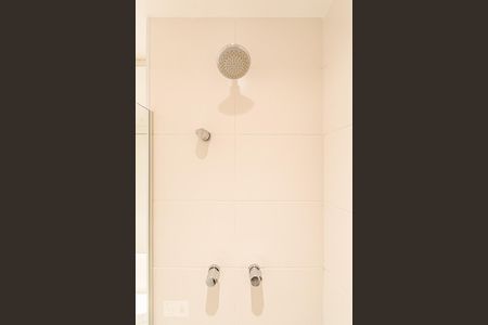 Banheiro de kitnet/studio para alugar com 1 quarto, 44m² em Centro, São Paulo