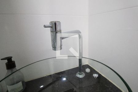 Banheiro social - torneira de kitnet/studio para alugar com 1 quarto, 30m² em Leme, Rio de Janeiro