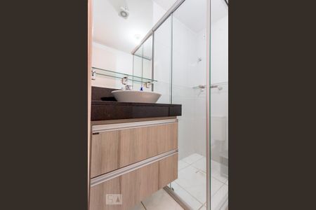 Banheiro social de apartamento para alugar com 2 quartos, 54m² em Setor Negrão de Lima, Goiânia