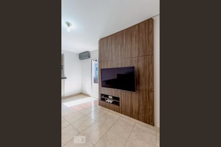Sala de apartamento para alugar com 2 quartos, 54m² em Setor Negrão de Lima, Goiânia