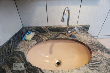 Apartamento à venda com 64m², 3 quartos e 1 vagaBanheiro - Torneira