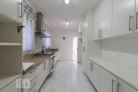 Casa para alugar com 214m², 3 quartos e 1 vagaCozinha