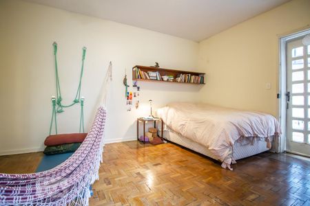 Casa para alugar com 330m², 6 quartos e 2 vagasQuarto 4