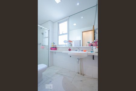 Apartamento para alugar com 170m², 4 quartos e 3 vagasBanheiro da Suíte 1