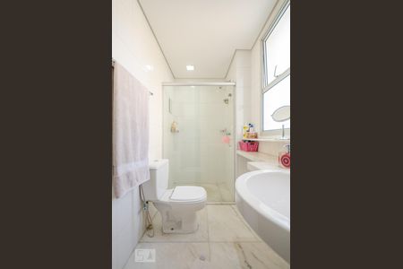 Apartamento para alugar com 170m², 4 quartos e 3 vagasBanheiro da Suíte 1