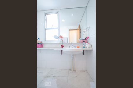 Apartamento para alugar com 170m², 4 quartos e 3 vagasBanheiro da Suíte 1