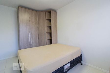 Quarto 1 de apartamento para alugar com 1 quarto, 40m² em Hauer, Curitiba