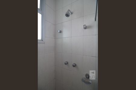 Banheiro social de apartamento para alugar com 1 quarto, 45m² em Vale do Sereno, Nova Lima