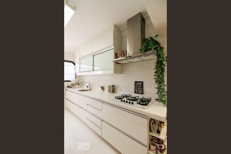Apartamento à venda com 126m², 4 quartos e 2 vagas Apartamento à venda com 126m², 4 quartos e 2 vagasCozinha