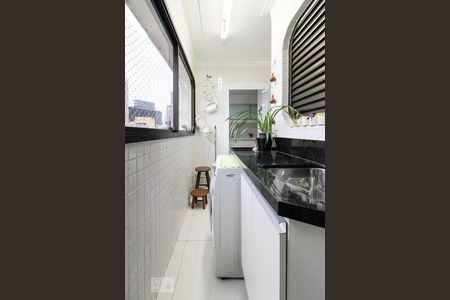 Apartamento à venda com 126m², 4 quartos e 2 vagas Apartamento à venda com 126m², 4 quartos e 2 vagasCozinha e Área de Serviço