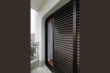 Apartamento à venda com 126m², 4 quartos e 2 vagas Apartamento à venda com 126m², 4 quartos e 2 vagasVaranda