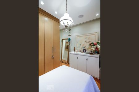 Apartamento à venda com 126m², 4 quartos e 2 vagas Apartamento à venda com 126m², 4 quartos e 2 vagasSuíte