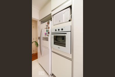 Apartamento à venda com 126m², 4 quartos e 2 vagas Apartamento à venda com 126m², 4 quartos e 2 vagasCozinha