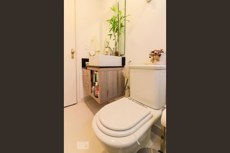 Apartamento à venda com 126m², 4 quartos e 2 vagas Apartamento à venda com 126m², 4 quartos e 2 vagasBanheiro Suíte