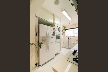 Apartamento à venda com 126m², 4 quartos e 2 vagas Apartamento à venda com 126m², 4 quartos e 2 vagasCozinha