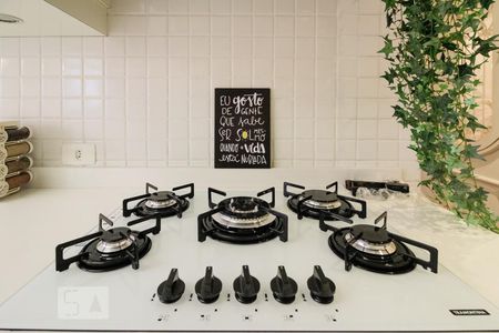 Apartamento à venda com 126m², 4 quartos e 2 vagas Apartamento à venda com 126m², 4 quartos e 2 vagasCozinha