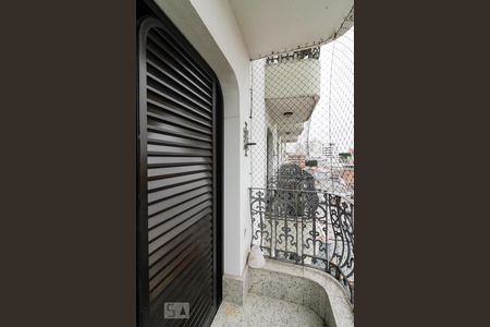 Apartamento à venda com 126m², 4 quartos e 2 vagas Apartamento à venda com 126m², 4 quartos e 2 vagasVaranda