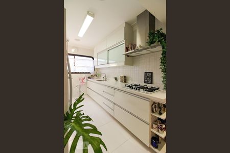 Apartamento à venda com 126m², 4 quartos e 2 vagas Apartamento à venda com 126m², 4 quartos e 2 vagasCozinha