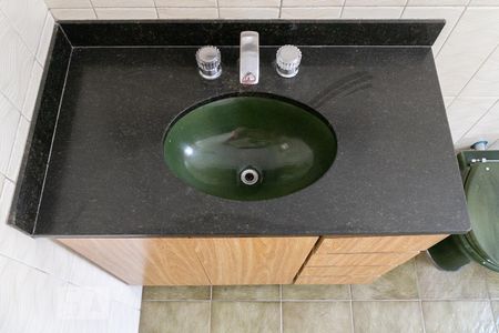 Casa para alugar com 100m², 3 quartos e 2 vagasDetalhe do banheiro da suíte 