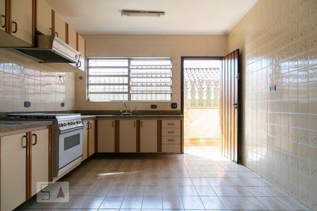Casa para alugar com 100m², 3 quartos e 2 vagasCozinha