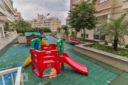 Apartamento à venda com 75m², 3 quartos e 1 vagaÁrea Comum - Playground