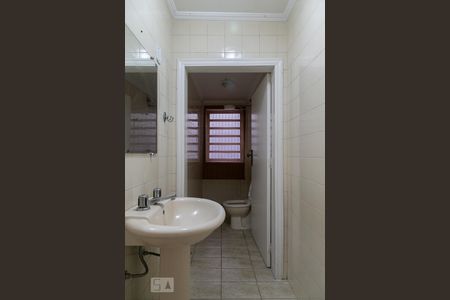 Casa à venda com 200m², 4 quartos e 4 vagasBanheiro 2