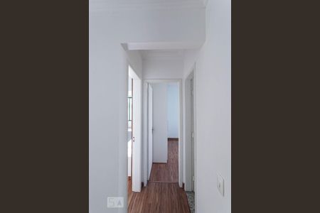Corredor de apartamento para alugar com 2 quartos, 65m² em Sagrada Família, Belo Horizonte