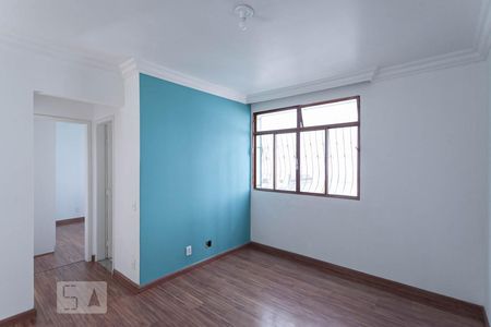 Sala  de apartamento para alugar com 2 quartos, 65m² em Sagrada Família, Belo Horizonte