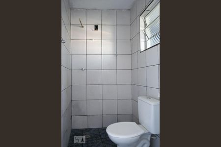 BANHEIRO de casa de condomínio para alugar com 2 quartos, 50m² em Piqueri, São Paulo