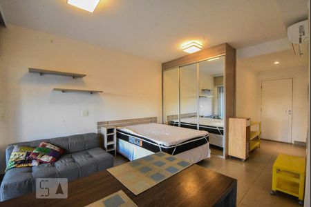 Dormitório de kitnet/studio à venda com 1 quarto, 34m² em Brooklin Paulista, São Paulo