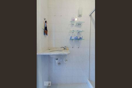 Banheiro de apartamento para alugar com 1 quarto, 36m² em Tijuca, Rio de Janeiro