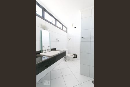 Apartamento à venda com 150m², 3 quartos e 2 vagasBanheiro da suíte