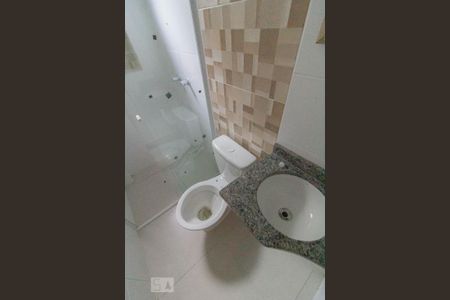 Banheiro de apartamento para alugar com 1 quarto, 38m² em Cajuru, Curitiba