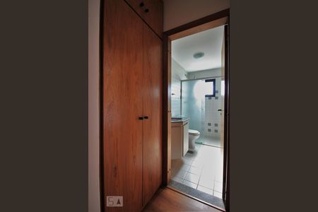 Apartamento à venda com 160m², 4 quartos e 3 vagasDetalhe do corredor