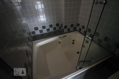 Apartamento à venda com 160m², 4 quartos e 3 vagasBanheira