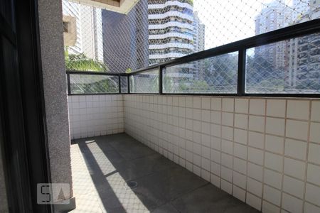Apartamento à venda com 160m², 4 quartos e 3 vagasVaranda