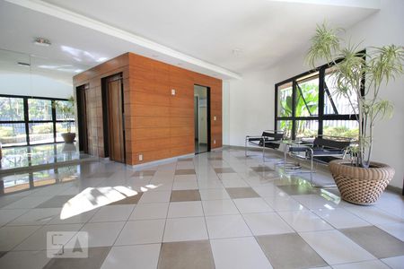 Apartamento à venda com 160m², 4 quartos e 3 vagasHall social