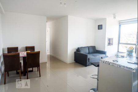 Apartamento para alugar com 70m², 2 quartos e 1 vagaSala