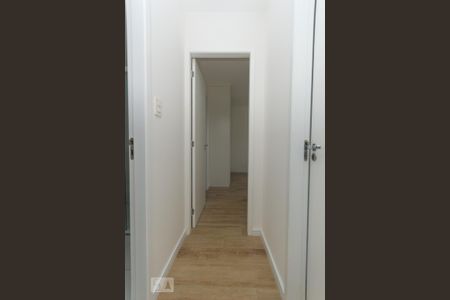 Corredor de apartamento para alugar com 2 quartos, 57m² em Saúde, São Paulo