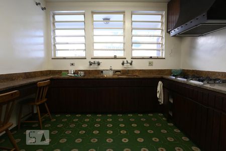 Casa à venda com 560m², 5 quartos e 6 vagas Casa à venda com 560m², 5 quartos e 6 vagasCozinha